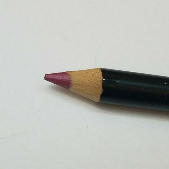 NEW Laritzy Lip Liner in Roseberry (Mauve) - Picture 3 of 3